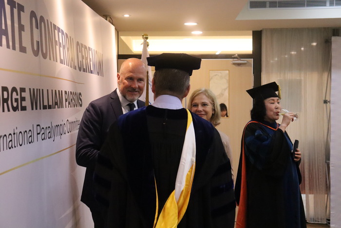 Koper學者受邀參加本校名譽博士學位頒授典禮圖片